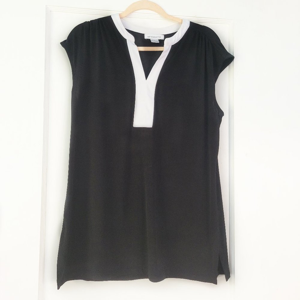 Liz Claiborne Black Vneck Short Sleeve Top Shirt